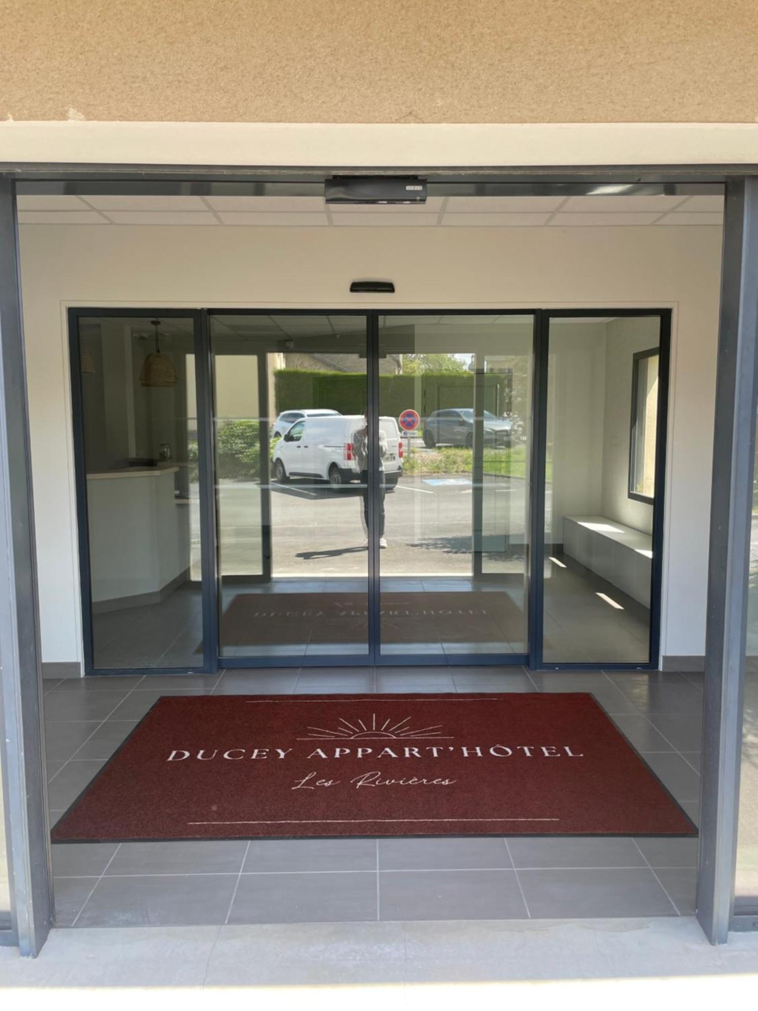 Ducey Appart'Hotel - Les Rivieres Buitenkant foto
